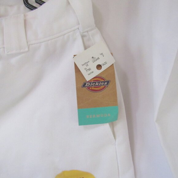 Dickies Girl White Bermuda Shorts, Size 9/29, NWT F379 - Picture 3 of 8